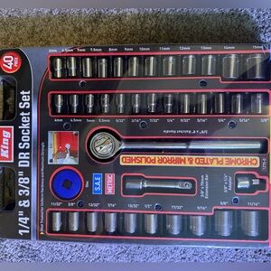 King 40-Piece 1/4" & 3/8" Socket Set - Black/Red